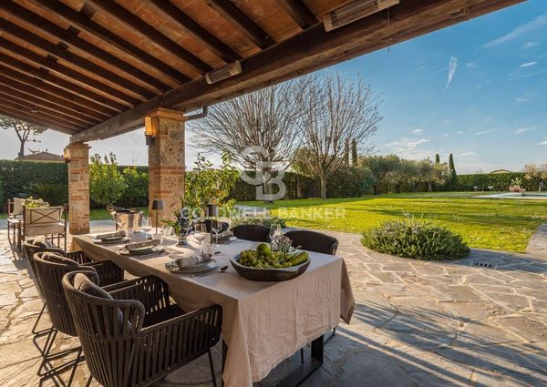 viale apua, Pietrasanta, Tuscany 55045