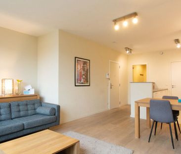 Appartement te huur in Brussel voor € 1.200 met 1 slaapkamer - Photo 2