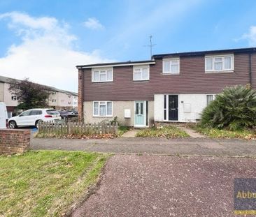 Deneway, Basildon - Photo 1