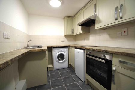 2 bedroom flat to rent - Photo 3
