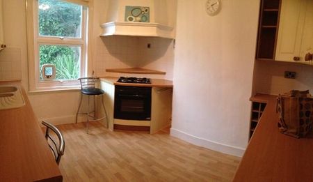 2 bedroom ground floor maisonette to rent - Photo 2