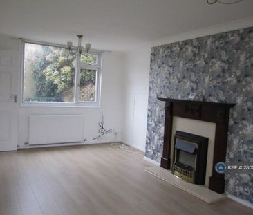 3 bedroom end of terrace house to rent - Photo 3