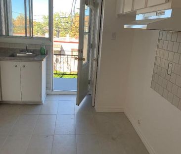 🏡 Grand 4 ½ lumineux à louer – 9305, 24e Avenue (3e étage) – 1 200 ... - Photo 2
