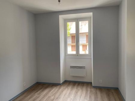 Location Appartement 3 pièces 75m² ST PIERRE D ALBIGNY 73250 - Photo 3