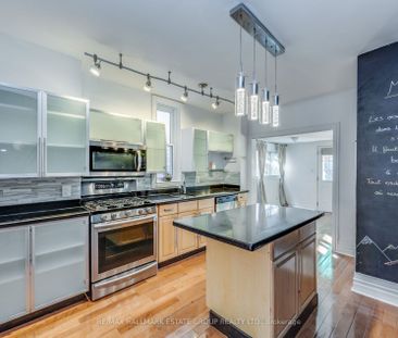 Townhouse For Lease | E8126658 - Photo 4