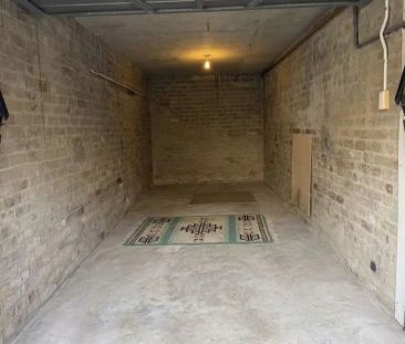 Convenient Two-Bedroom Apartment in Prime Eastwood Location - Photo 4