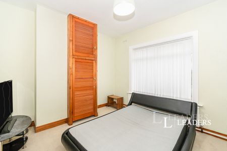 3 bedroom house to rent Leeds Road, Eccleshill, Bradford, West Yorkshire, BD2 - Photo 5