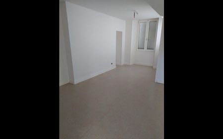 Location Appartement Studio 40 m² Rosnay - Photo 3