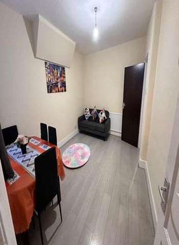 4 bedroom terraced house to rent - Photo 2