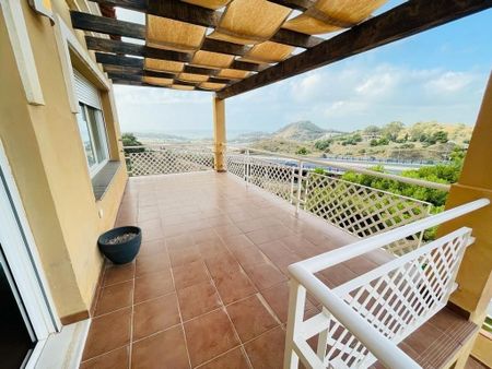 4 room luxury Detached House for rent in Málaga, Andalusia - Photo 3