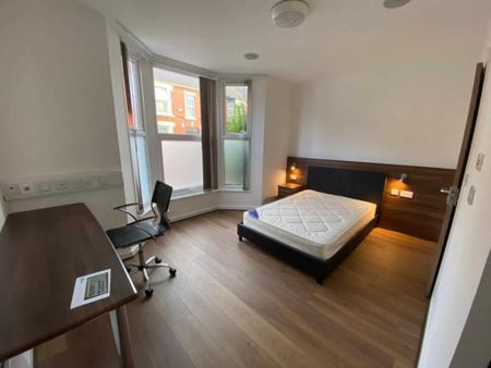 6 bedroom house to rent - Photo 2