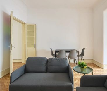 Room in a shared 5-bedroom apartment for rent in Lisbon for professionals and students - Foto 1