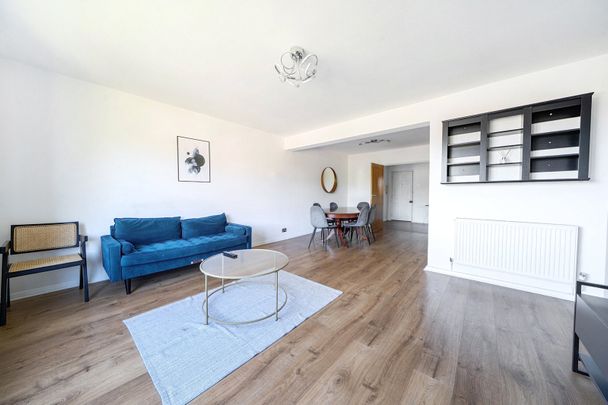 2 bedroom FlatApartment to rent in Priory Lodge, Ealing - Photo 1