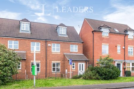 3 bedroom town house to rent Swiney Way, Beeston, Nottingham - Photo 2