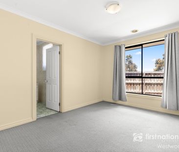 Set in a quiet cozy court!! - Photo 2