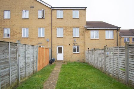 Keats Court, Horfield, BS7 0NP - Photo 2