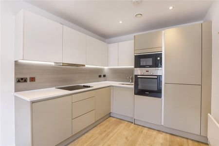 A superb top floor 1 bedroom apartment in the heart of the city centre. A bright and contemporary property and an all round must to view! - Photo 5