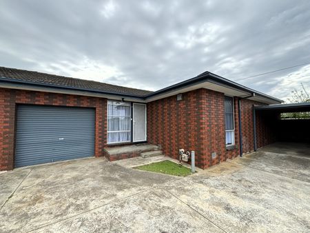 THREE BEDROOM RENOVATED UNIT - Photo 2