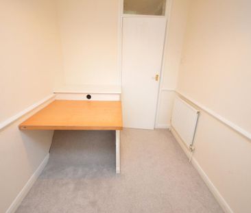 3 bedroom end of terrace house to rent - Photo 5