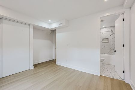 For Lease - 999 Eglington Avenue, Toronto, Ontario - Photo 5
