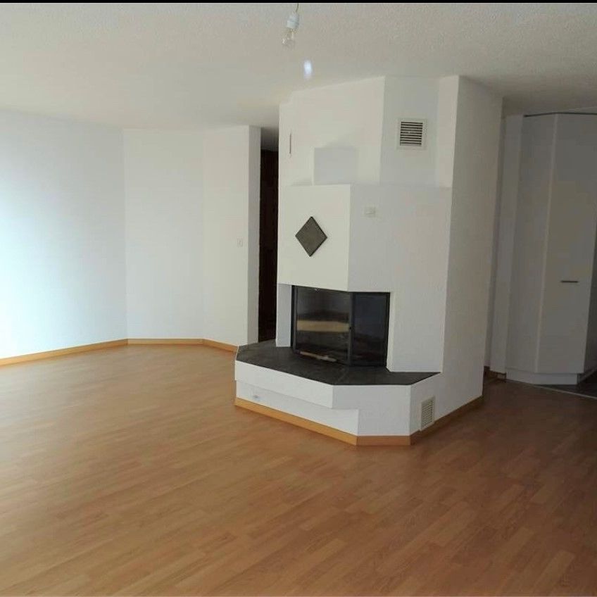 Grosszügige 3.5-Zimmer-Wohnung mit Balkon - Foto 1