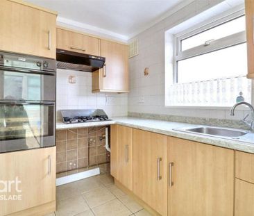 2 bedroom semi-detached house to rent - Photo 5