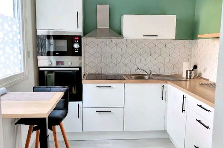 Location Appartement 1 pièce Meublé 38m² HEROUVILLE ST CLAIR 14200 - Photo 4