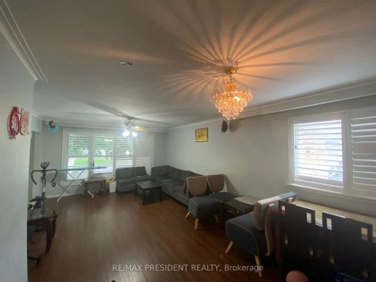 Detached Home For Lease | W9038936 - Photo 1