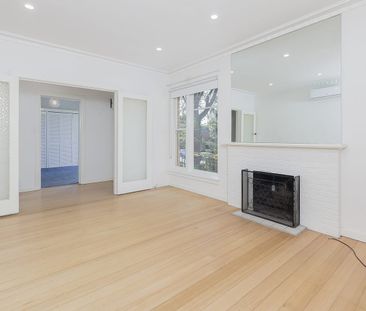 Light-Filled Living in a Prime Caulfield South Location - Photo 1