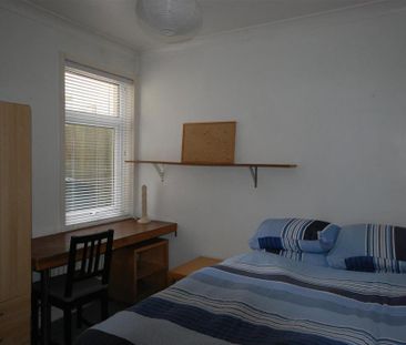4 bedroom terraced house to rent - Photo 3