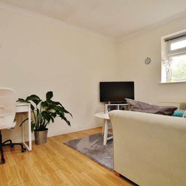 Inkerman Road, Woking - 1 bedroomProperty for lettings - Seymours - Photo 1