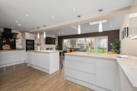 4 bedroom terraced house to rent - Photo 4