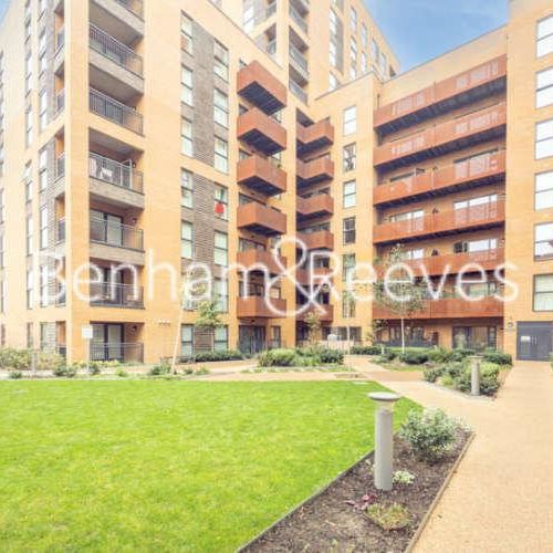 East Acton Lane, Acton, W3 - Photo 1