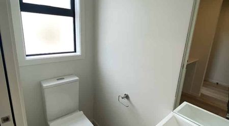 The Strand - Brand New 2-bedroom townhouse! - Photo 4