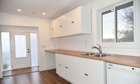 For Lease - 181 Penn Avenue Unit# Main, Newmarket, Ontario - Photo 4
