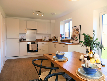 3 bedroom detached house to rent - Photo 3