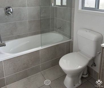 Modern 3 bedroom Richlands townhouse $620 per week available now - Photo 2