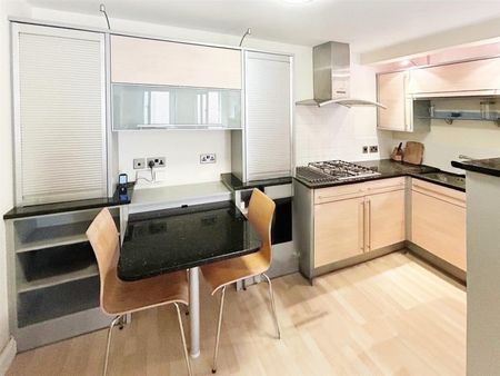 1 BED Flat To rent - Photo 5