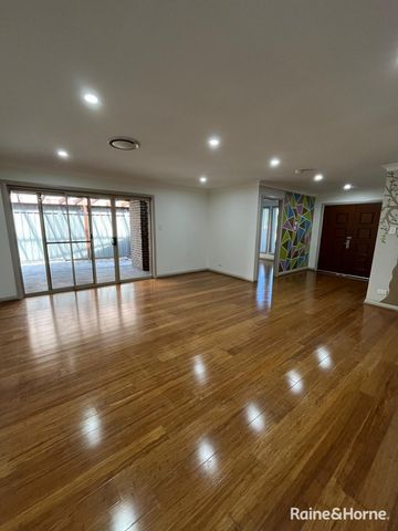 LUXURY LIVING IN GLENFIELD WITH THE WATER INCLUDED!!! - Photo 2