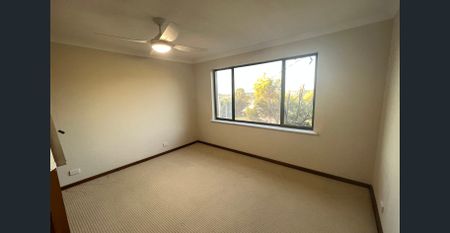 Family Home In Great Location - Photo 4