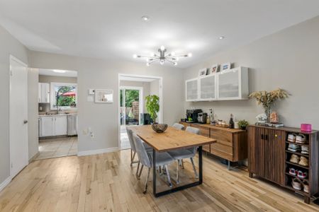 Beautiful 3-Bedroom Townhome for Rent in Sought-After Pointe-Claire. - Photo 2