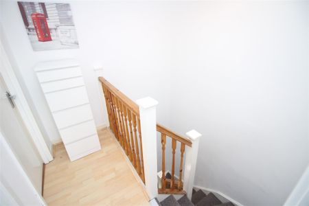 4 bedroom Student Maisonette to rent in Lavender Gardens, West Jesmond, Newcastle Upon Tyne - Photo 2