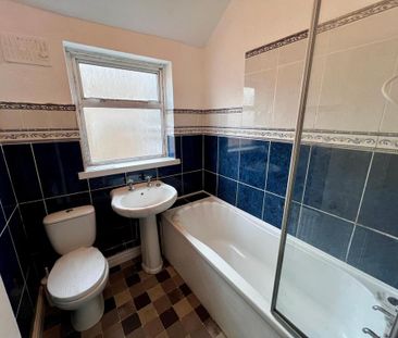 3 bedroom terraced house to rent - Photo 3