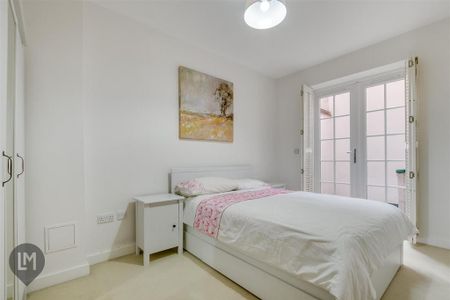 4 bedroom terraced house to rent - Photo 5