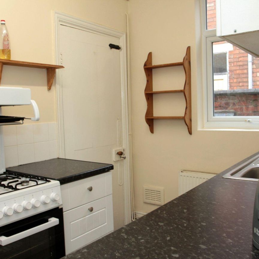 Fosse Road South (4 bed) - Photo 1