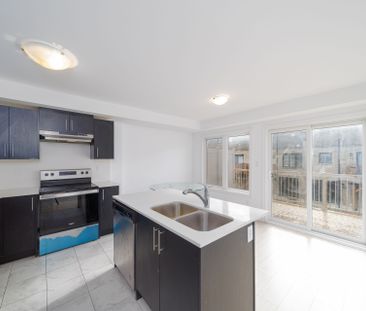 For Lease - 25 Tobias Lane, Barrie, Ontario - Photo 2