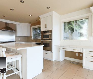 2198 Rosebery Avenue, West Vancouver (Whole house) - Photo 5
