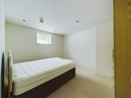 2 bedroom duplex to rent - Photo 3