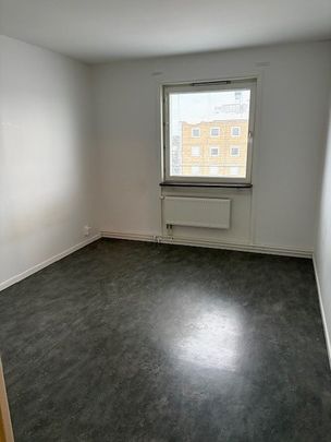 Okstigen 8, Brunnsäng - Foto 1