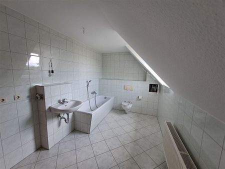 Schöne Dachgeschosswohnung in Ebersdorf - Photo 3